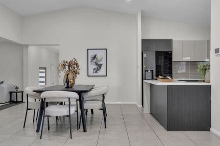 Modern family living in a peaceful Appin setting - Photo 4