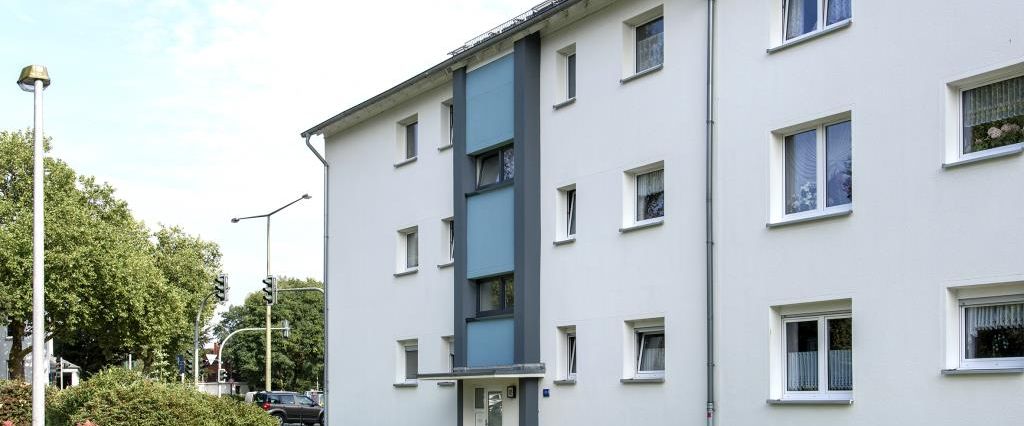 Demnächst für Sie eine gut geschnittene Bezugsfertige 2,5 Zimmer Wohnung mit Balkon - Photo 1