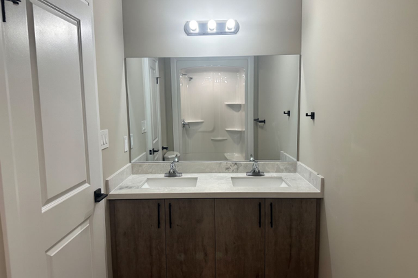 For Lease - 17 Keystone Trail Unit# UNIT 4, Welland, Ontario - Photo 1