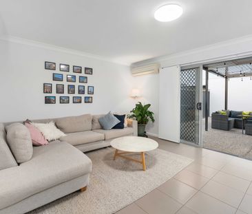 Modern Townhouse in Halpine Lake Complex - Photo 2