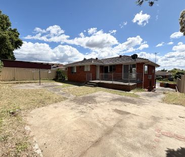 Luxurious Family Living with Space, Style & Comfort - Photo 6