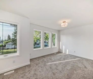 BRAND NEW TOWNHOUSE IN CAPITOL HILL | 1502 22 Avenue Northwest, Cal... - Photo 1