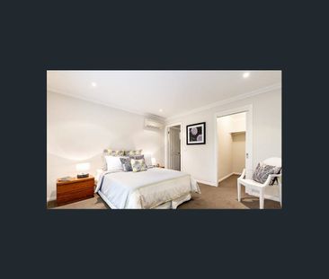 Townhouse In McKinnon School Zone - Photo 4