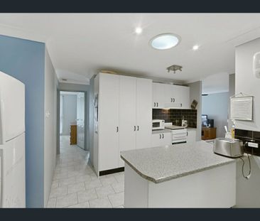 318 Copperfield Drive, Rosemeadow, NSW 2560 - Photo 4