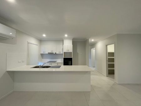 Spacious Family Home in Collingwood Park - Photo 4