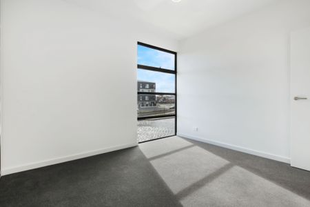 First Floor Apartment With Stunning Views - Photo 4