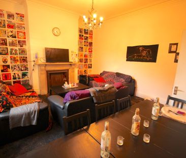 8 Bed - 20 Hyde Park Terrace, Hyde Park, Leeds - LS6 1BJ - Student - Photo 1