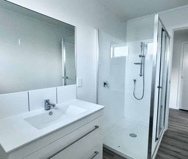 Freshly rennovated and new - 2 Bedrooms - Melling - Photo 3