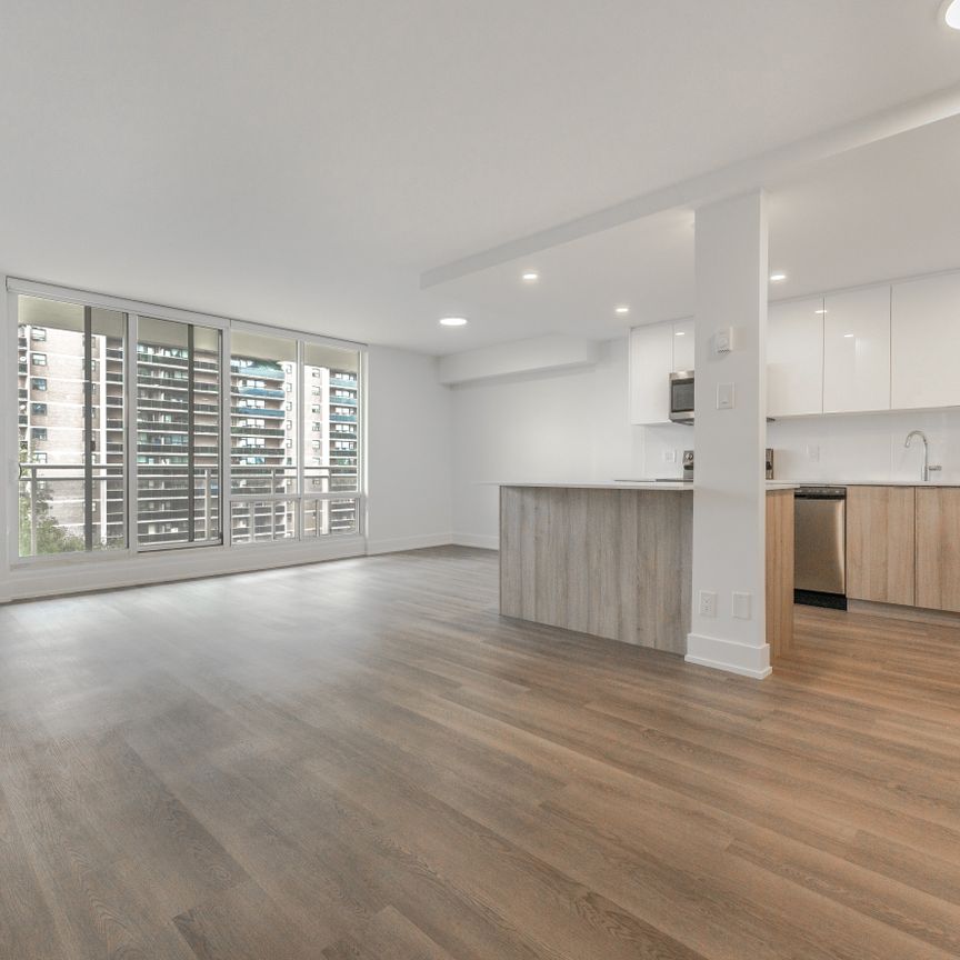 Large, Luxurious, Completely Renovated Large Two Bed Apartment in East York - Photo 1