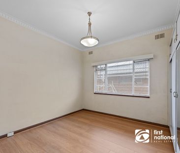 Classic Home with Huge Backyard - Photo 3