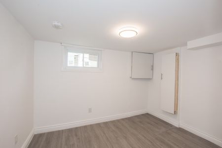 **ALL INCLUSIVE** 1 Bedroom Lower Unit in St. Catharines!! - Photo 2