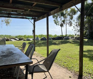 2 Bedroom Beachside Cottage in Slade Point - Photo 1