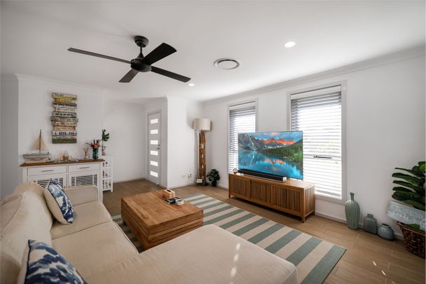 Coastal 3 Bedroom - 2 Bathroom - Double Garage plus Boat or Van Storage - Photo 1