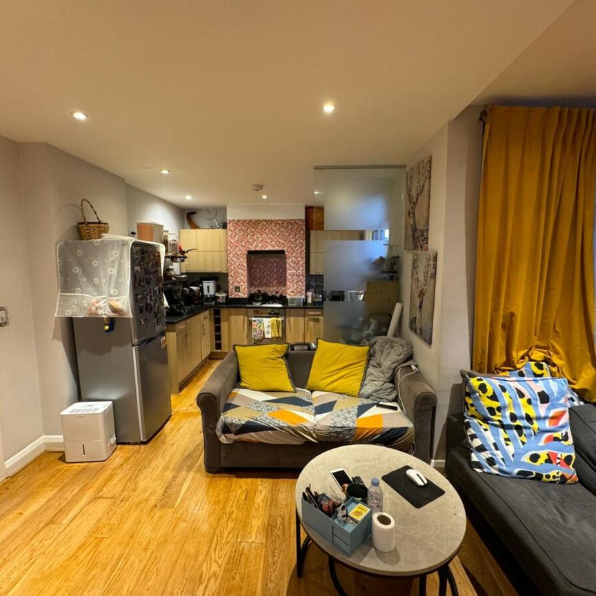 Chiswick, W4, London - Photo 1