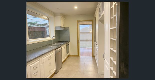 4 Bdrm 1 Bath 3 Lounge Room PLUS Undercover Entertaining - Photo 1