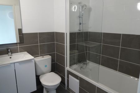 Location Appartement 5 pièces 83m² LA PRIMAUBE 12450 - Photo 3