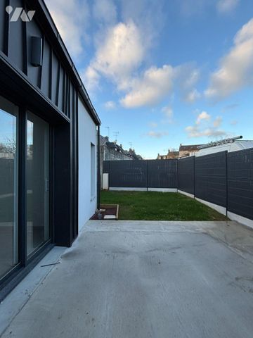 SAINT GERMAIN EN COGLES Au calme, Dans le bourg. Maison neuve de plain-pied proposant salon-séj... - Photo 4