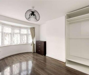 Sanderstead Road, London, E10 - Photo 5