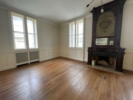 Location Appartement 5 pièces 133m² - Photo 2