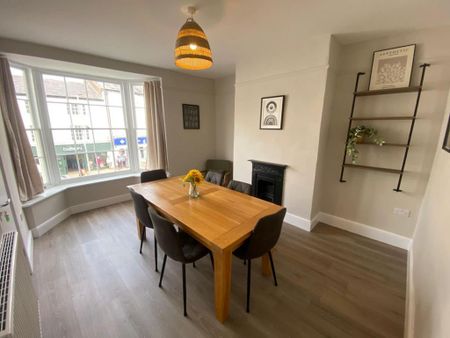 1 bedroom in a house share to rent - Photo 2