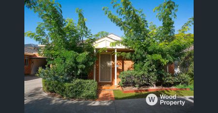 Light-Filled Coastal Retreat in a Prime Hampton Location - Photo 3