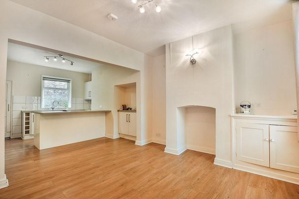 2 bedroom terraced house to rent - Photo 1