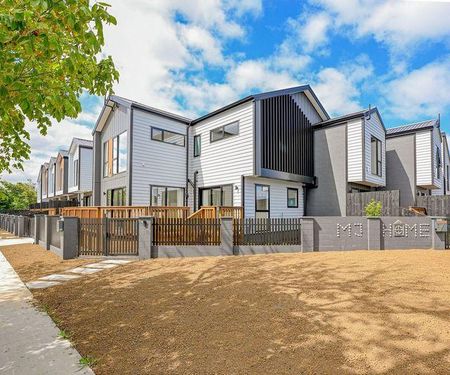 Three Bedroom Home! - Photo 4