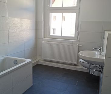 Charmante 2-Zimmerwohnung im Altbau mit Balkon - Photo 4