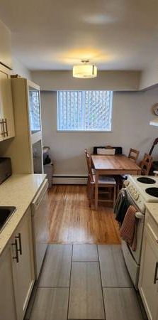 Pet Friendly Spacious Bright 1 bedroom available Nov 1! - Photo 1