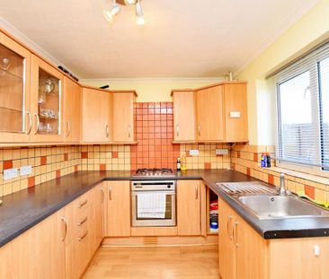 2 bedroom terraced house to rent - Photo 4