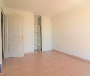 Location Appartement 3 pièces 69m² CARPENTRAS 84200 - Photo 3
