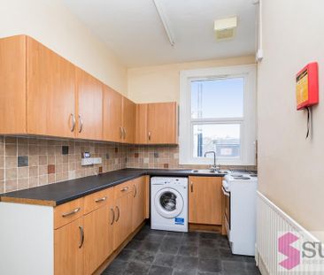4 bedroom ground floor maisonette to rent - Photo 4