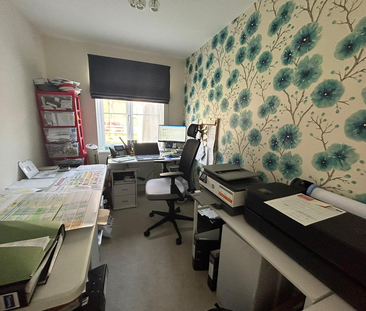 Old Farm Drive, Marston Green, B37 - Photo 3