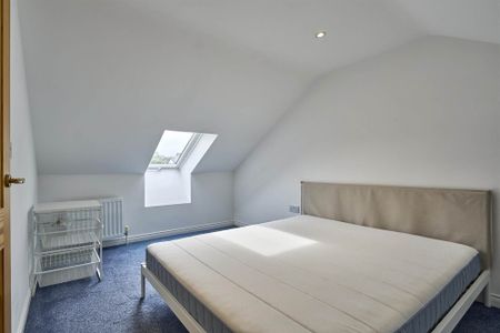 17 Lyle Road, Ballyholme, Bangor, BT20 5LU - Photo 4