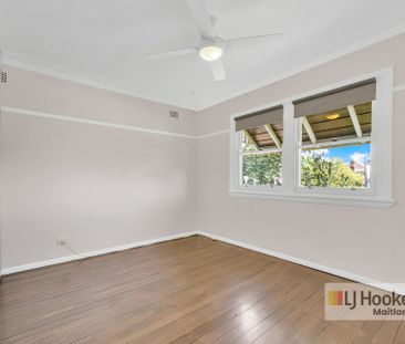 "Charming Family Home" - Photo 2