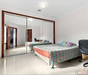 Stylish & Low-Maintenance Living in Prime Lalor Location - Photo 3