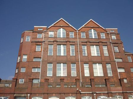 St Thomas Lofts, Swansea, SA1. - Photo 3