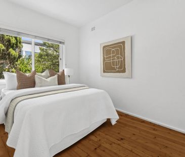 Bright north-facing apartment in exclusive village setting - Photo 6