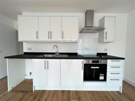2 bedroom flat to rent - Photo 2