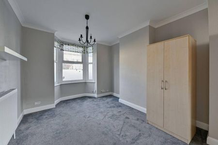 2 bedroom maisonette to rent - Photo 3