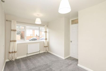 3 bedroom terraced house to rent - Photo 3