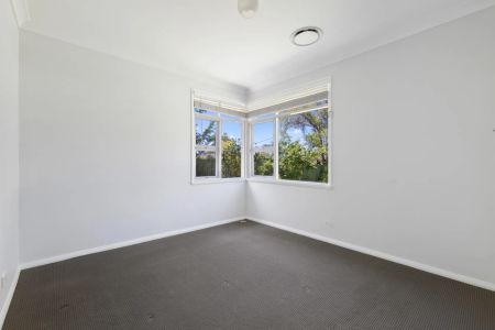 Modern Family Home In Ideal Location - Photo 3