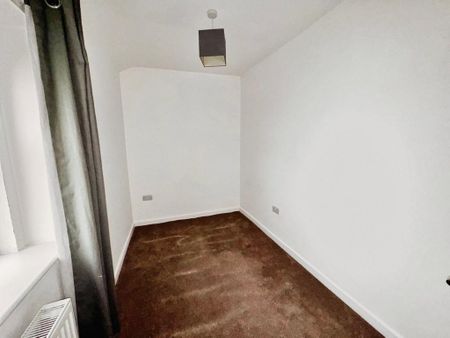 2 bedroom terraced house to rent - Photo 4
