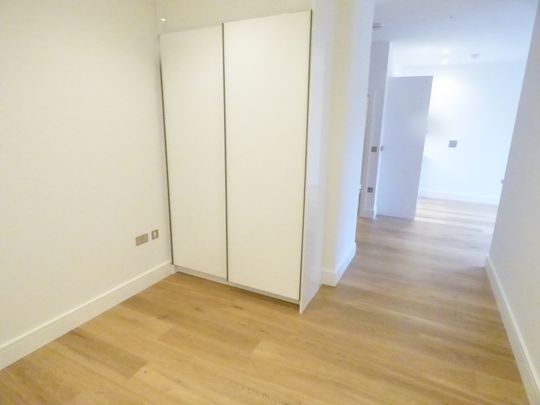 Large unfurnished 1 bedroom Apartment for rent - Photo 1