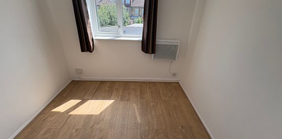 Copthorne Mews, Hayes - Photo 2