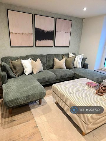 4 bedroom terraced house to rent - Photo 2