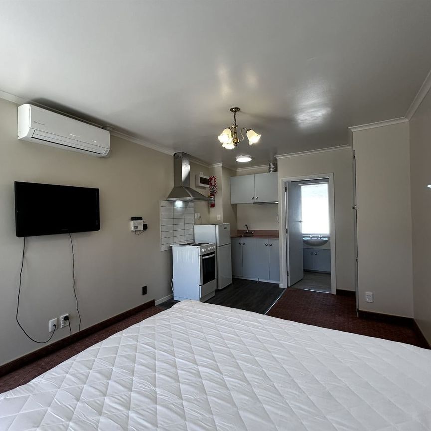 Studio Unit in Prime Riccarton Location - Photo 1