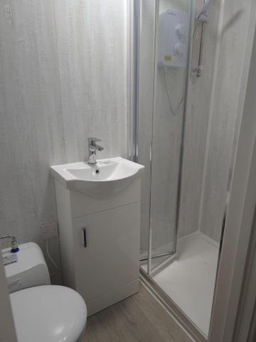 1 bedroom in a house share to rent - Photo 5