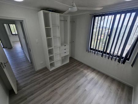 Modern Two Bed Two Bathroom Unit in Mount Gravatt East - Photo 3