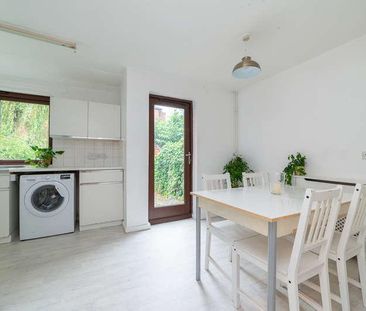 Crown Close, NW6 - Photo 4